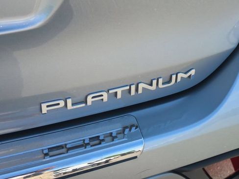 Used 2023 Toyota Highlander Platinum FWD image 37