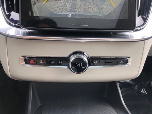 New 2026 Volvo XC90 B6 Ultra w/ Protection Package image 27