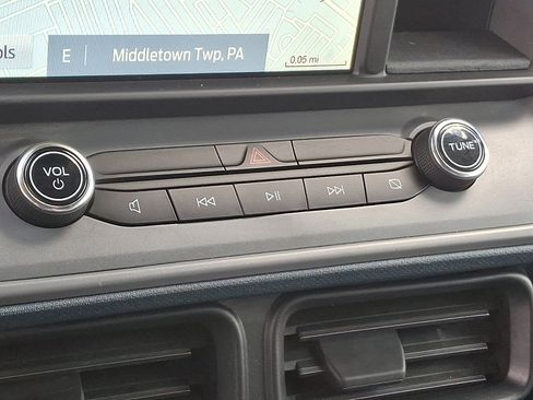 Used 2024 Ford Maverick Lariat w/ Black Appearance Package image 16