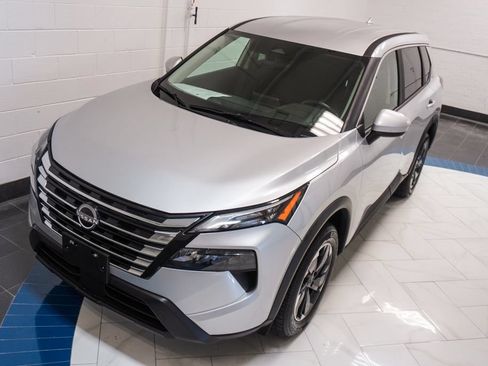 Used 2025 Nissan Rogue SV AWD/4WD image 36
