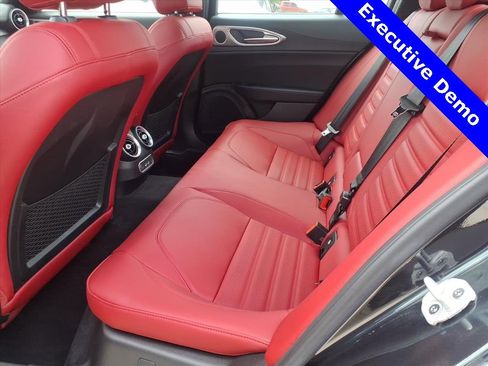 New 2025 Alfa Romeo Giulia Veloce w/ Veloce Package Rwd image 10