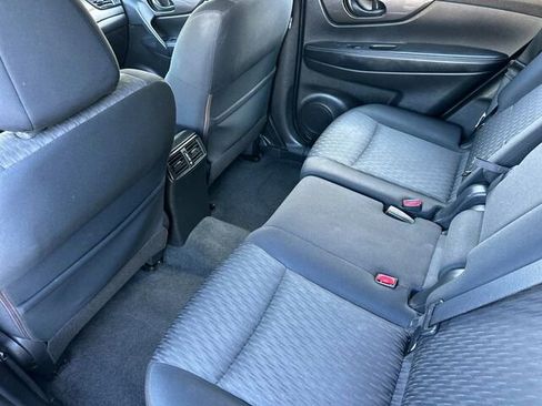 Used 2019 Nissan Rogue S FWD image 14