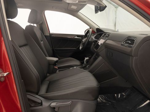 Used 2022 Volkswagen Tiguan SE w/ Panoramic Sunroof Package AWD/4WD image 27