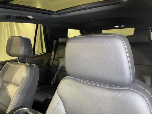 Used 2022 Chevrolet Tahoe LT w/ LT Signature Package AWD/4WD image 18