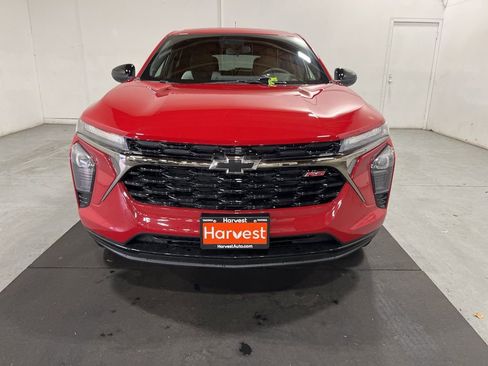 New 2026 Chevrolet Trax RS w/ Driver Confidence Package image 2