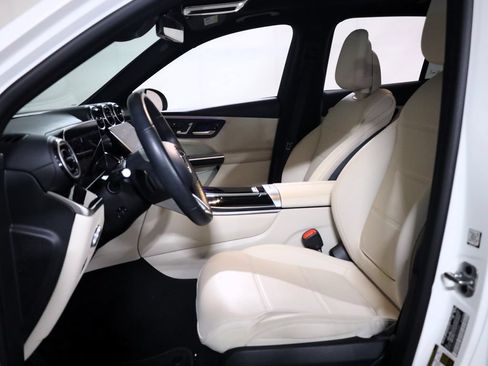 Used 2024 Mercedes-Benz GLC 300 4MATIC image 32