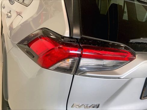 Used 2022 Toyota RAV4 XLE image 29
