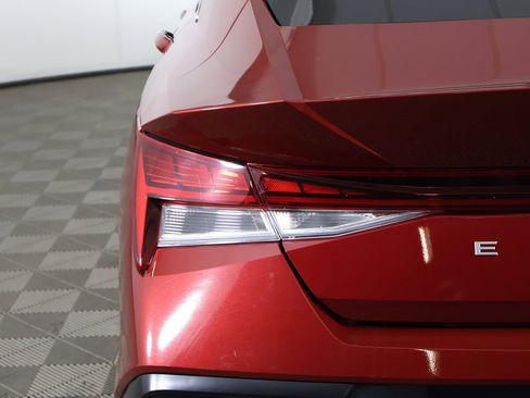 Used 2025 Hyundai Elantra SEL image 16