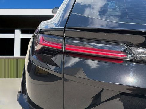 Used 2024 Lamborghini Urus S image 11
