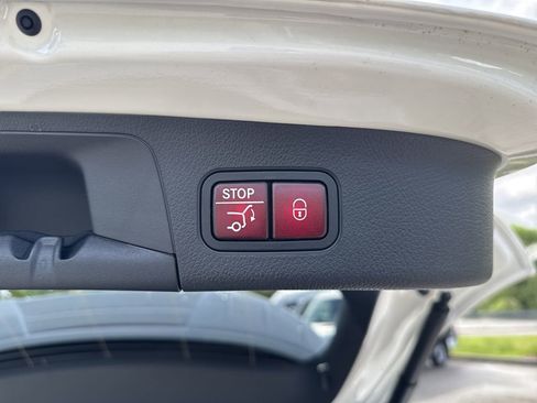 Certified 2025 Mercedes-Benz GLA 250 4MATIC image 12