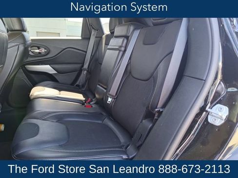 Used 2018 Jeep Cherokee Latitude Plus FWD image 12