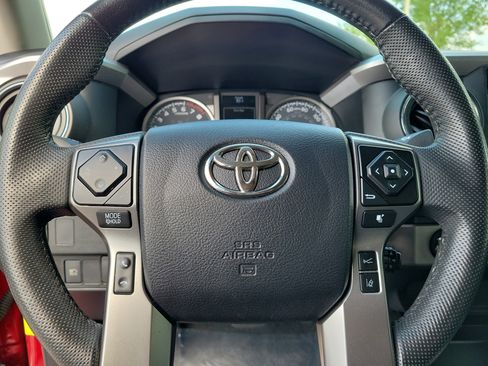 Used 2021 Toyota Tacoma SR5 AWD/4WD image 22