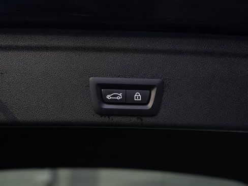 Used 2020 BMW X6 M50i w/ Premium Package image 16