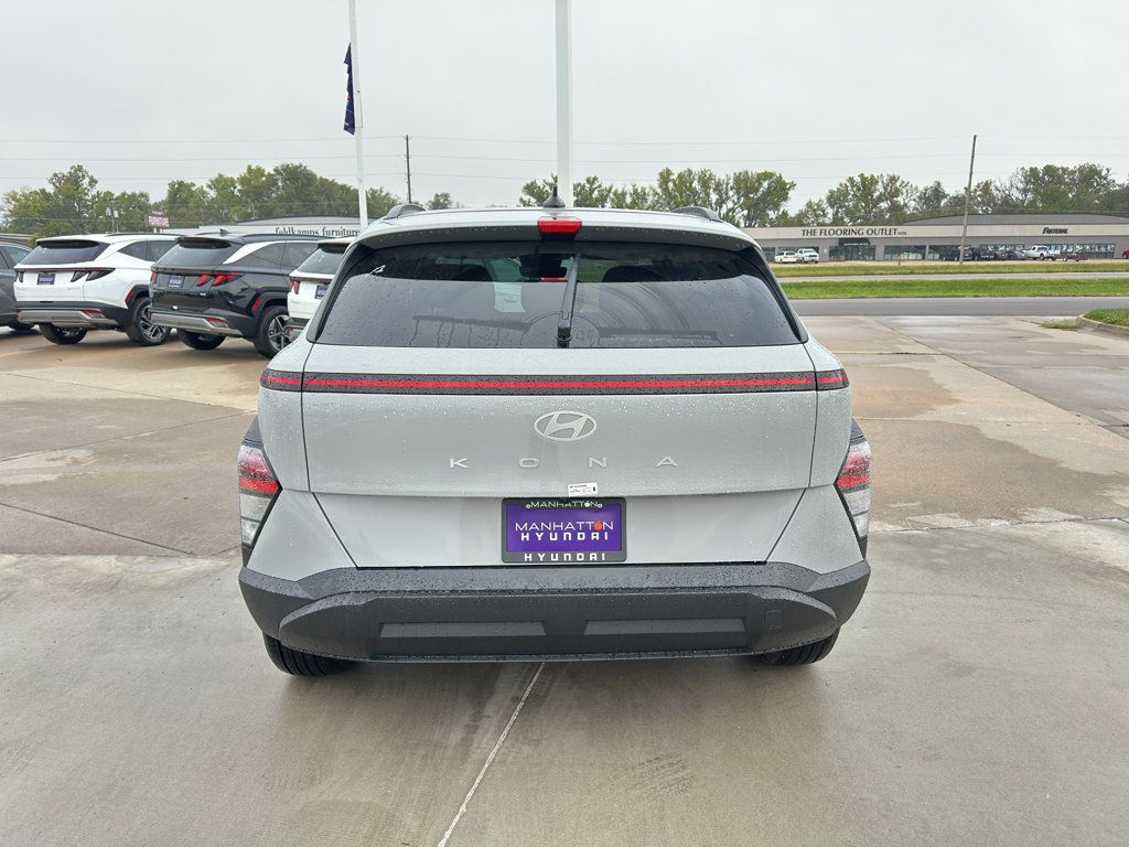 Used 2025 Hyundai Kona SEL FWD image 9