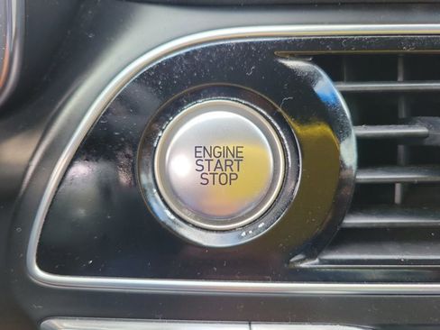 Used 2022 Genesis G70 3.3T image 31