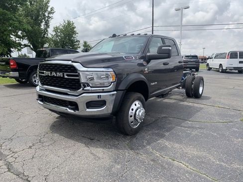 New 2024 RAM 4500 SLT w/ Quick Order Package 2YG SLT image 3