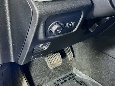 Used 2022 Jeep Grand Cherokee Limited image 10