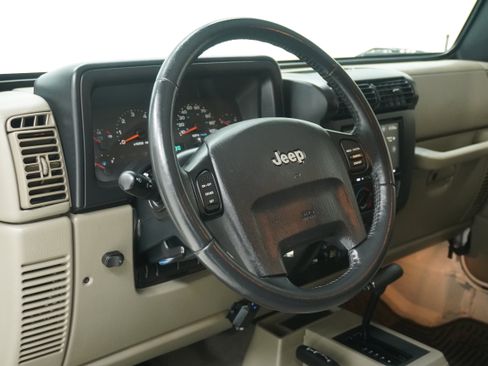 Used 2005 Jeep Wrangler Rubicon w/ Security Group AWD/4WD image 12