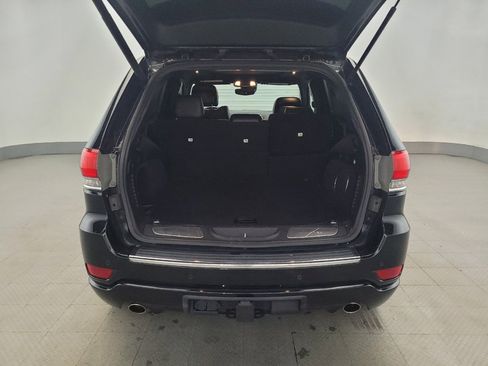 Used 2018 Jeep Grand Cherokee Overland AWD/4WD image 29