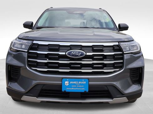New 2026 Ford Explorer Active AWD/4WD image 7