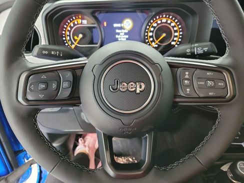 New 2025 Jeep Gladiator Sport AWD/4WD image 10