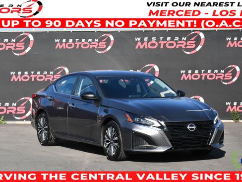 Used 2024 Nissan Altima 2.5 SV image 1