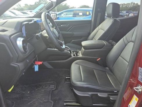 Used 2024 Chevrolet Colorado LT w/ LT Convenience Package image 4
