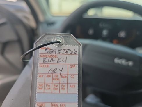 Used 2025 Kia K4 LXS image 6