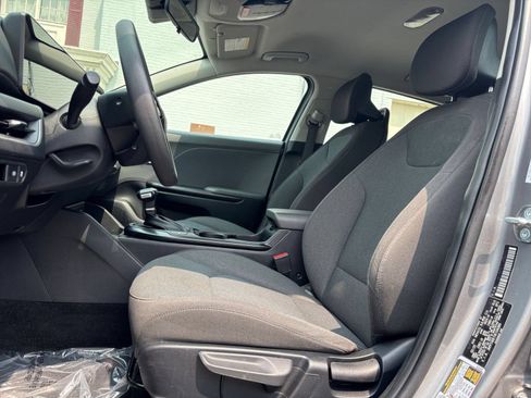 Used 2025 Kia K4 FWD image 27