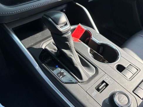 Used 2022 Toyota Highlander XSE AWD/4WD image 34