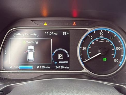 Certified 2022 Nissan Leaf S image 26