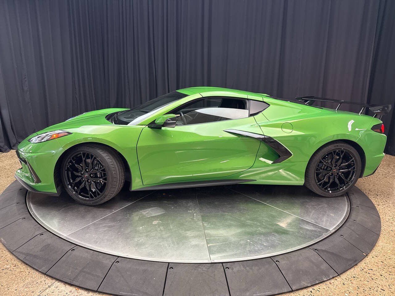 Used 2026 Chevrolet Corvette Stingray Preferred Cpe w/ Battery Protection Package RWD image 3