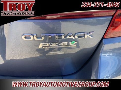 Used 2017 Subaru Outback 2.5i Limited image 18