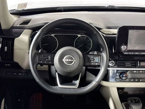 Used 2022 Nissan Pathfinder SV w/ SV Premium Package image 13