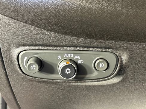 Used 2019 Chevrolet Equinox Premier AWD/4WD image 22