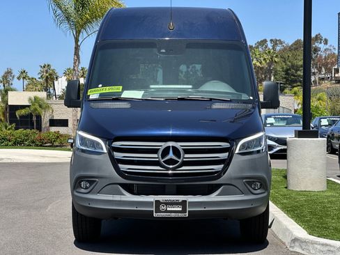 Used 2024 Mercedes-Benz Sprinter 2500 image 8