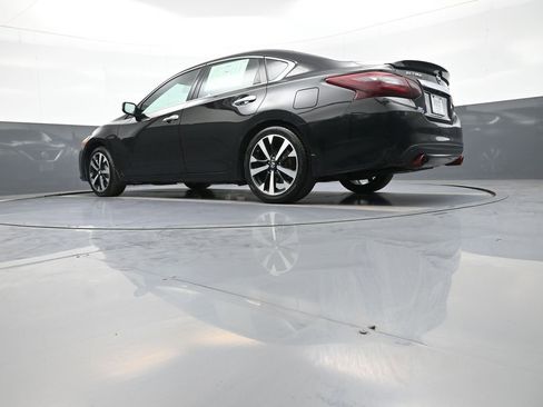 Used 2018 Nissan Altima 2.5 SR FWD image 30