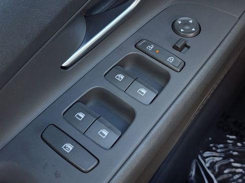 Used 2025 Hyundai Elantra SEL FWD image 27