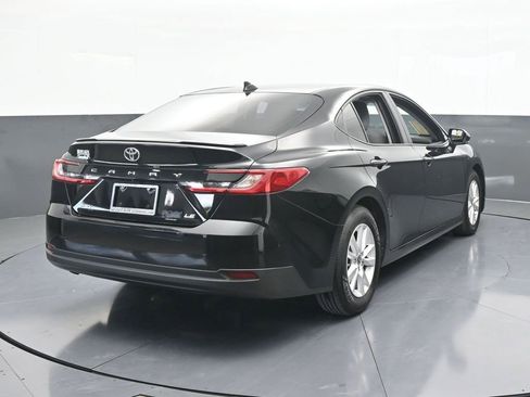 Used 2025 Toyota Camry LE image 5