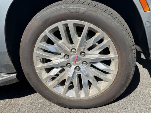 Used 2025 GMC Yukon XL Denali AWD/4WD image 5