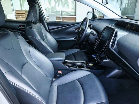 Used 2022 Toyota Prius Prime XLE image 22