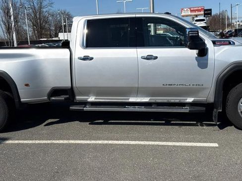 Used 2020 GMC Sierra 3500 Denali w/ Denali Ultimate Package image 4