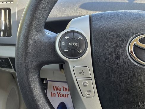 Used 2014 Toyota Prius Three FWD image 27