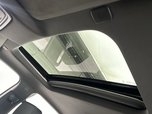 Used 2024 GMC Sierra 3500 Denali w/ Technology Package image 26