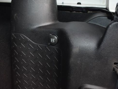 Used 2015 Jeep Wrangler Unlimited Sport image 30