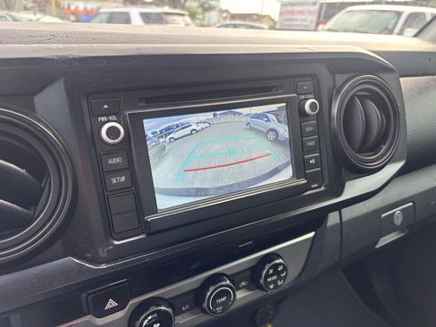 Used 2018 Toyota Tacoma SR RWD image 9