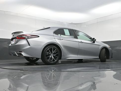 Used 2022 Toyota Camry SE w/ Convenience Package FWD image 30