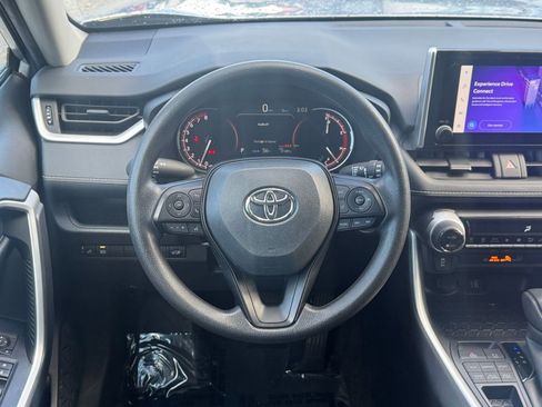 Used 2025 Toyota RAV4 XLE w/ Convenience Package image 29
