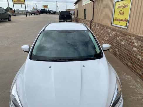 Used 2018 Ford Focus SE FWD image 8