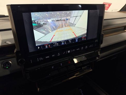 Used 2025 GMC Hummer EV 2X AWD/4WD image 18